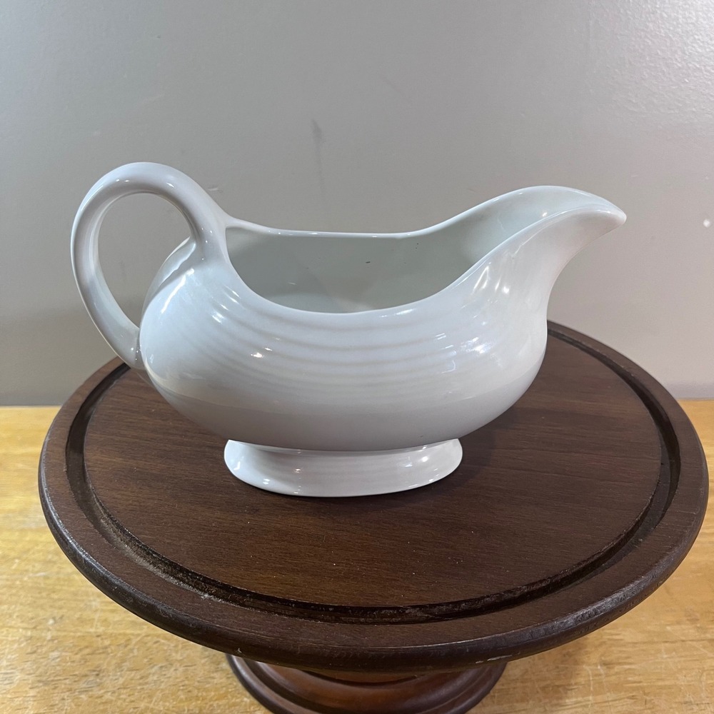 Fiesta Gravy Boat White Art Deco Vtg Style Concentric Rings Ceramic